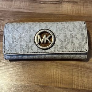 Micheal Kors Wallet